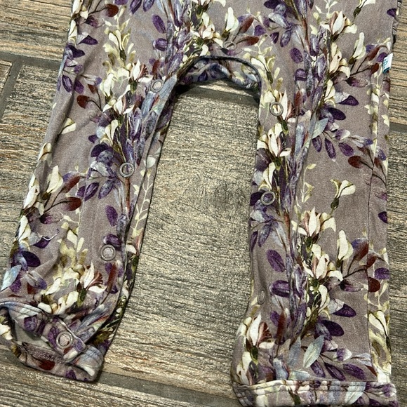 Posh Peanut Long Sleeved Ruffled Romper - Picture 2 of 5